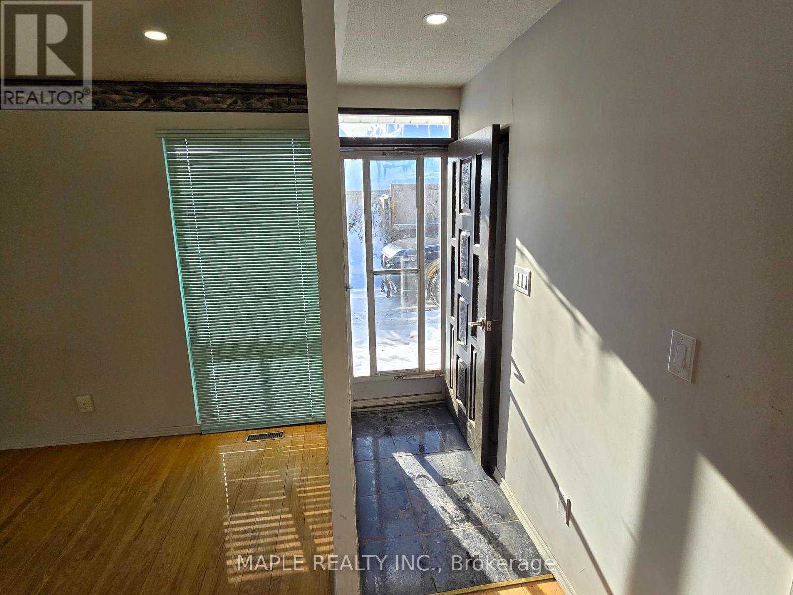 68 Epsom Downs Drive, Brampton (Southgate), Ontario  L6T 1Y8 - Photo 10 - W12803768