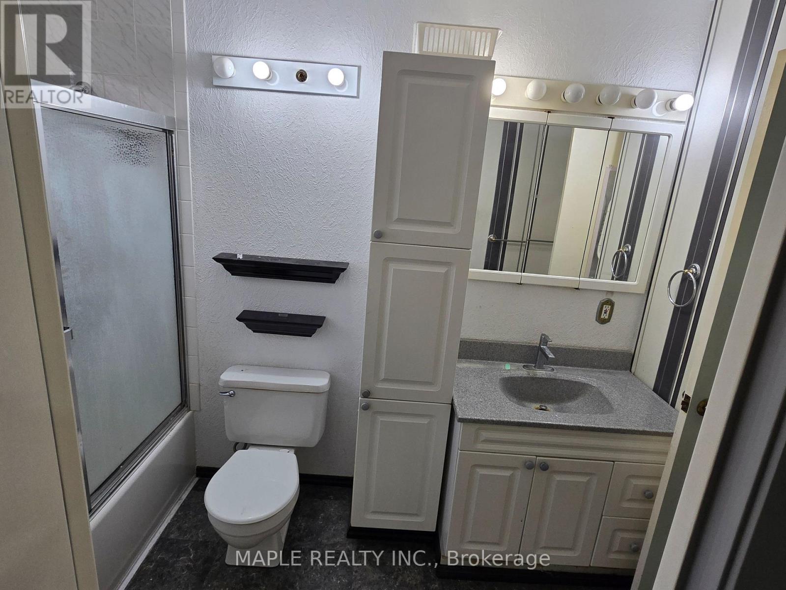 68 Epsom Downs Drive, Brampton (Southgate), Ontario  L6T 1Y8 - Photo 15 - W12803768