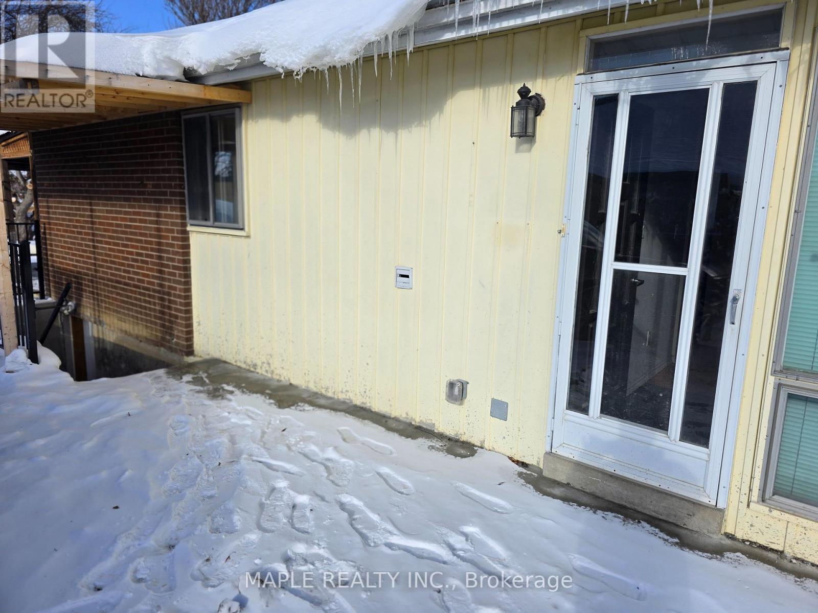 68 Epsom Downs Drive, Brampton (Southgate), Ontario  L6T 1Y8 - Photo 4 - W12803768