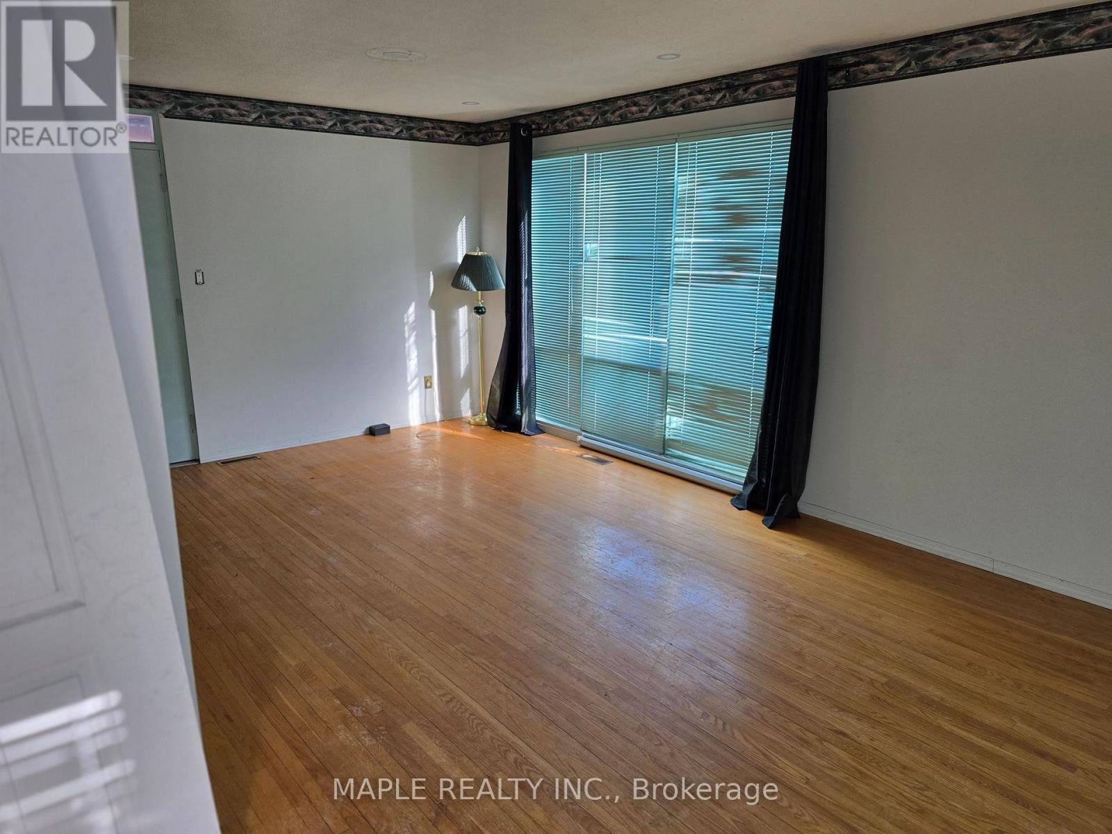 68 Epsom Downs Drive, Brampton (Southgate), Ontario  L6T 1Y8 - Photo 5 - W12803768