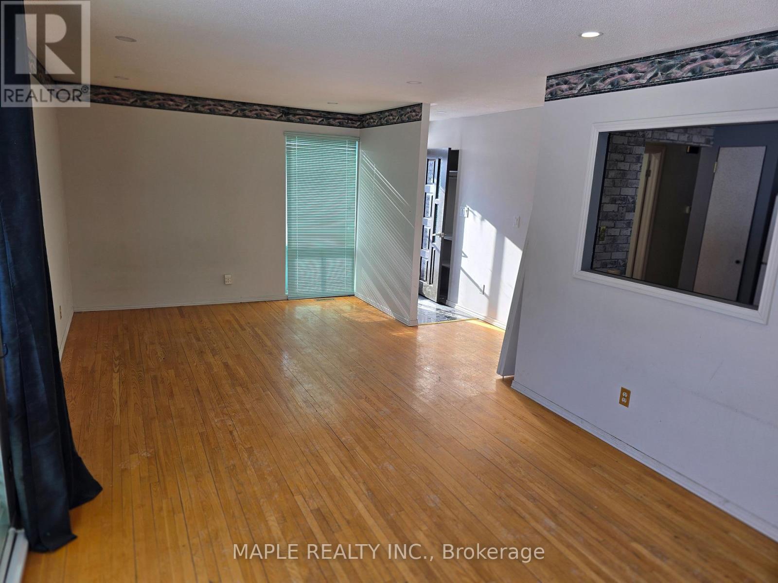 68 Epsom Downs Drive, Brampton (Southgate), Ontario  L6T 1Y8 - Photo 6 - W12803768