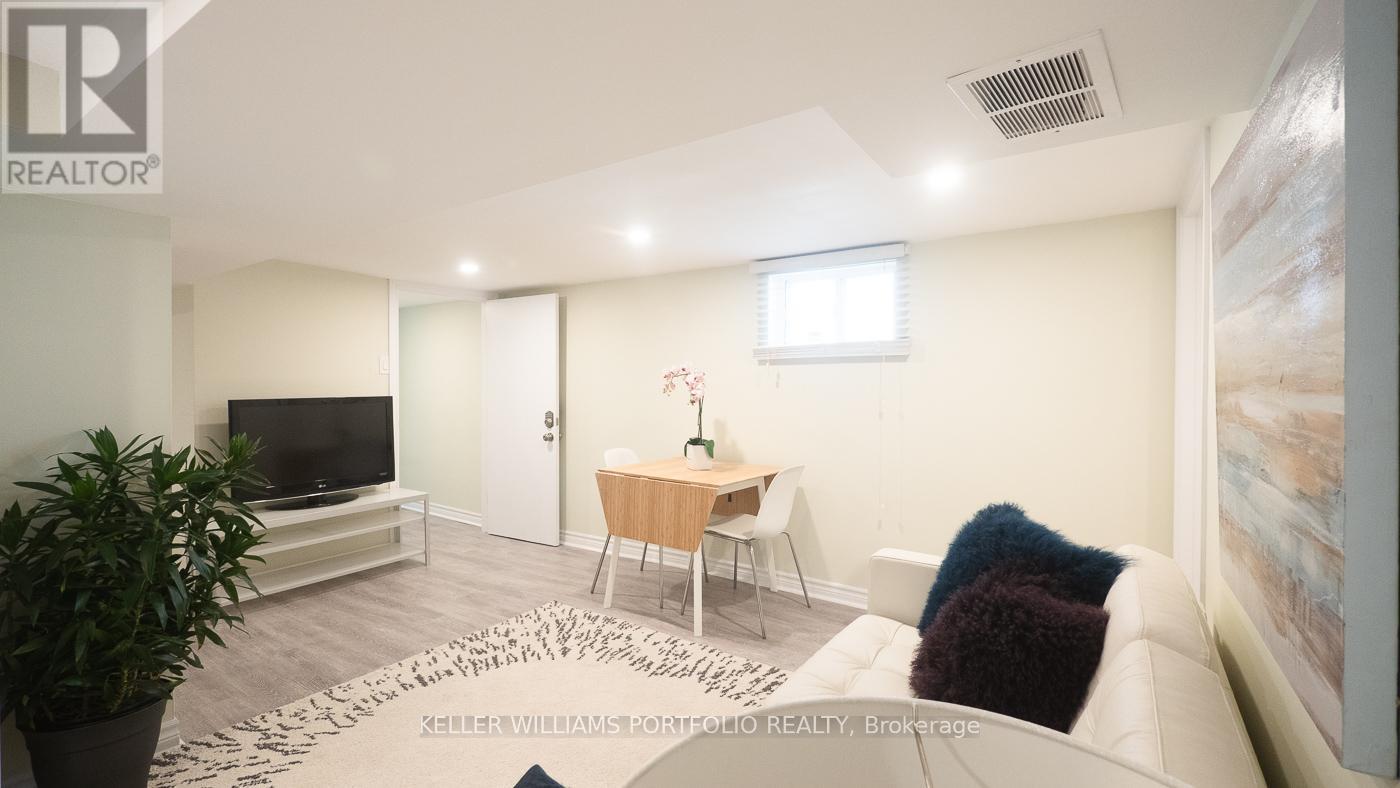 Lower - 128 Lambton Avenue, Toronto, Ontario  M6N 2S9 - Photo 7 - W12803786