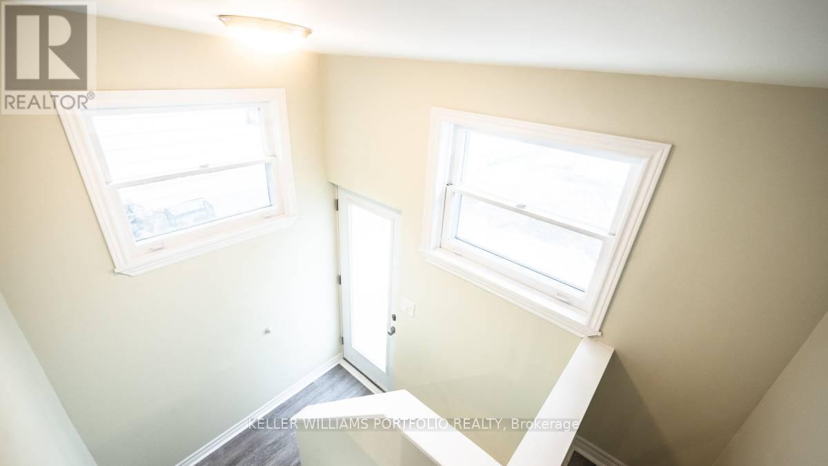 Lower - 128 Lambton Avenue, Toronto, Ontario  M6N 2S9 - Photo 9 - W12803786