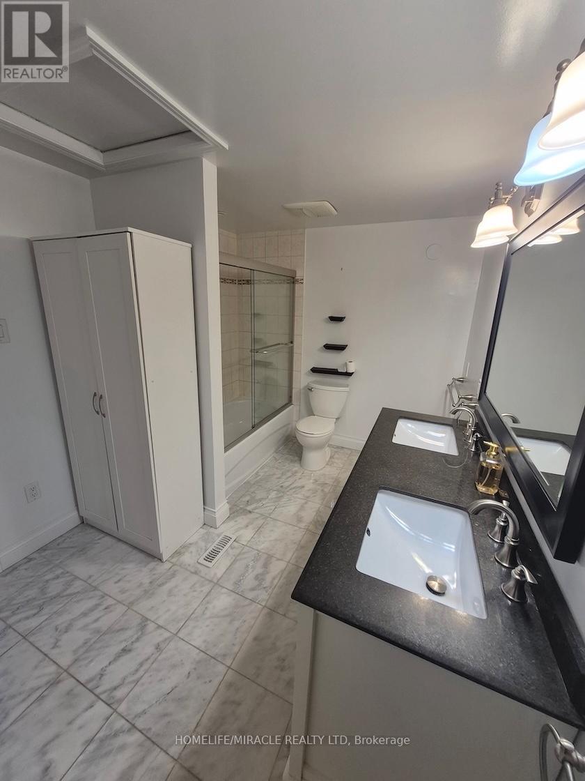 2064 Millway Gate, Mississauga, Ontario  L5L 1R3 - Photo 28 - W12803816