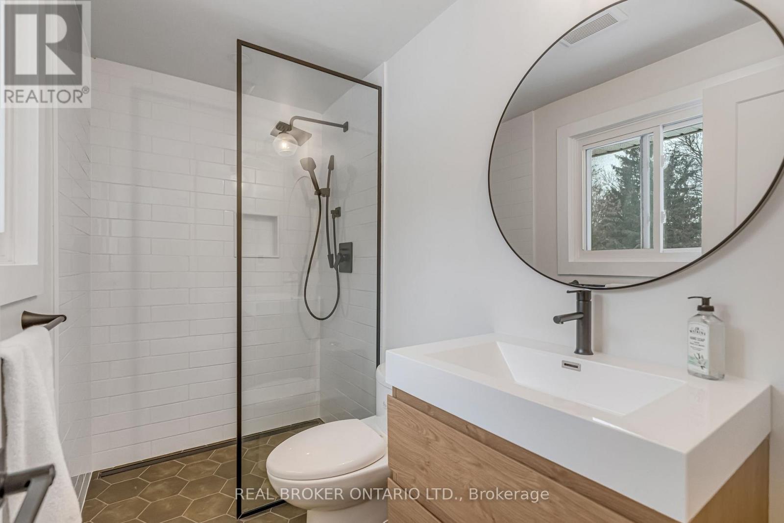 16 Bannisdale Way, Hamilton, Ontario  L0R 1H2 - Photo 27 - X12803778