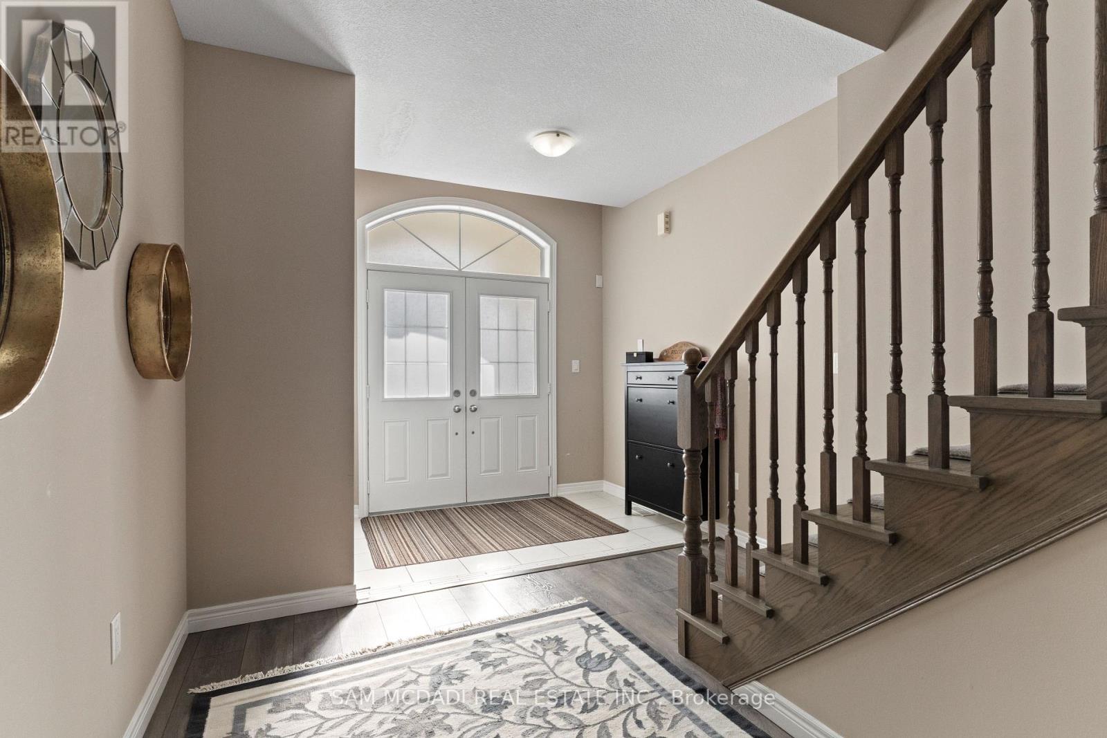 235 Fair Street, Hamilton, Ontario  L9K 0B9 - Photo 3 - X12803804