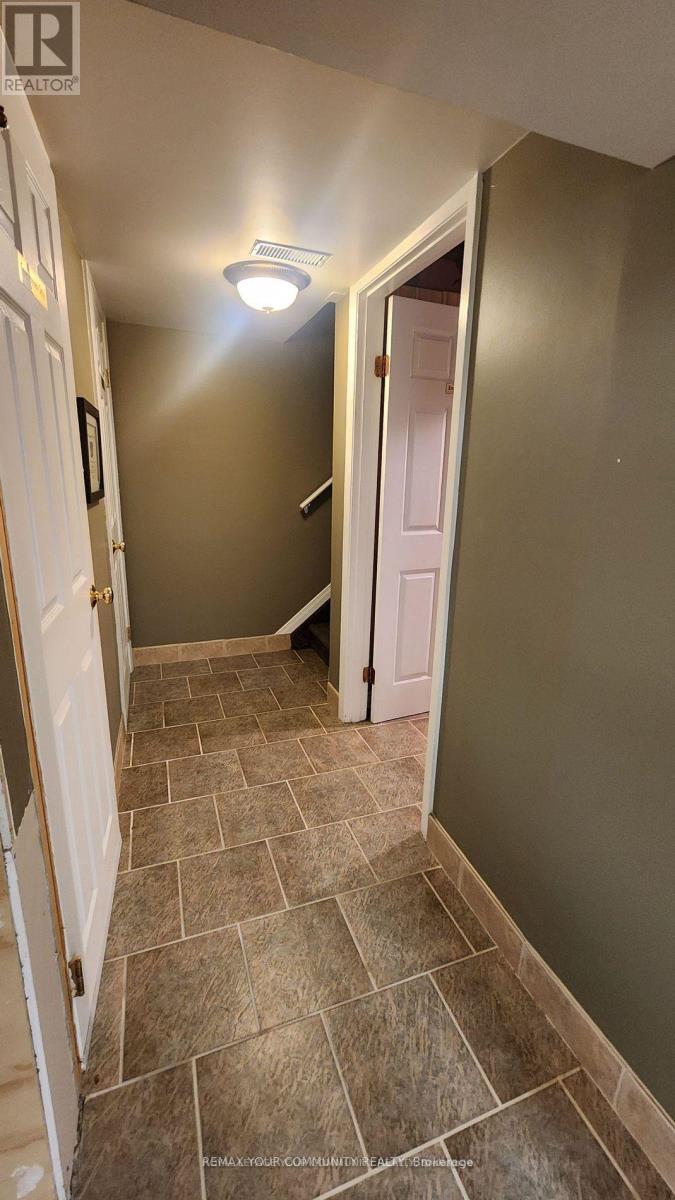 114 Simcoe Street, Peterborough (Town Ward 3), Ontario  K9H 2H4 - Photo 9 - X12803824