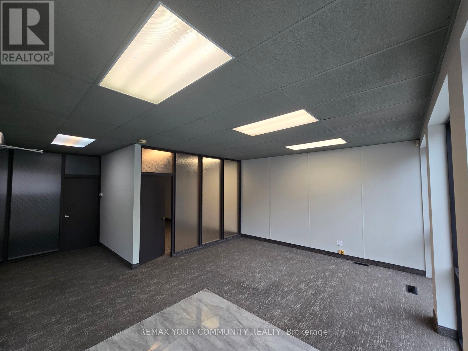 114 Simcoe Street, Peterborough (Town Ward 3), Ontario  K9H 2H4 - Photo 8 - X12803830