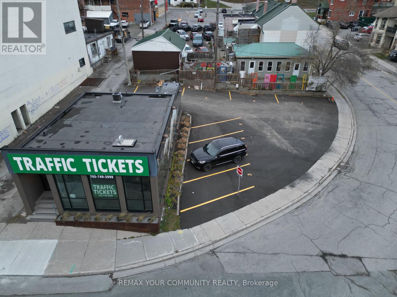 Lower - 114 Simcoe Street, Peterborough (Town Ward 3), Ontario  K9H 2H4 - Photo 2 - X12803834