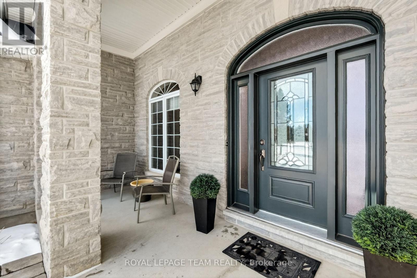 1611 Landel Drive, Ottawa, Ontario  K2W 1C2 - Photo 7 - X12803454