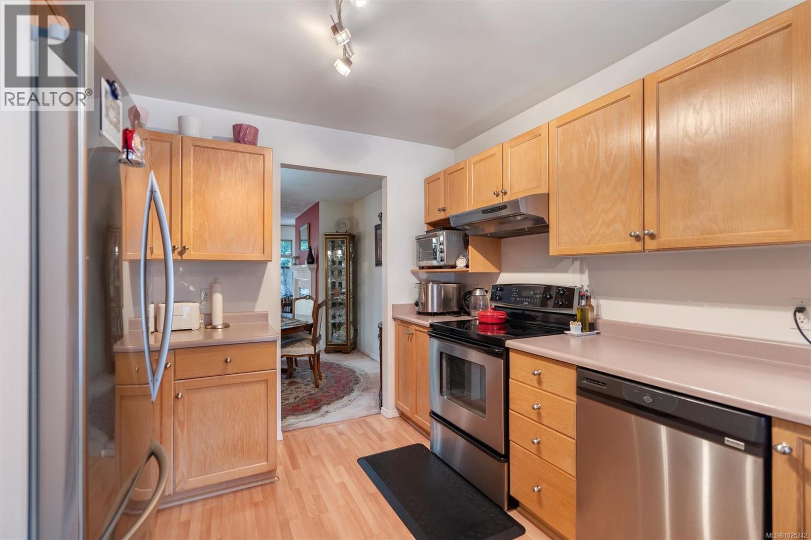 8 909 Admirals Rd, Esquimalt, British Columbia  V9A 2P1 - Photo 12 - 1025242