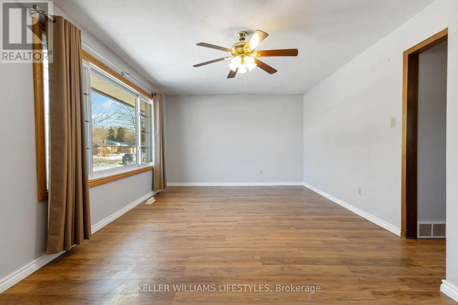 408 Hudson Drive, London East, Ontario  N5V 1E6 - Photo 5 - X12803866