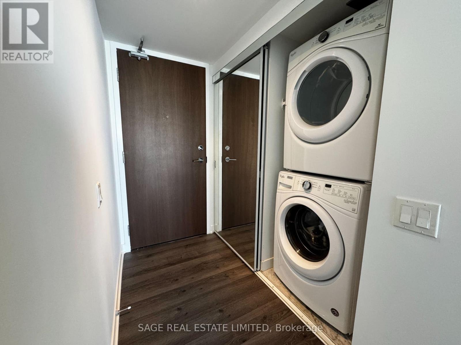 70 Queens Wharf Road, Toronto, Ontario  M5V 0J2 - Photo 2 - C12803826