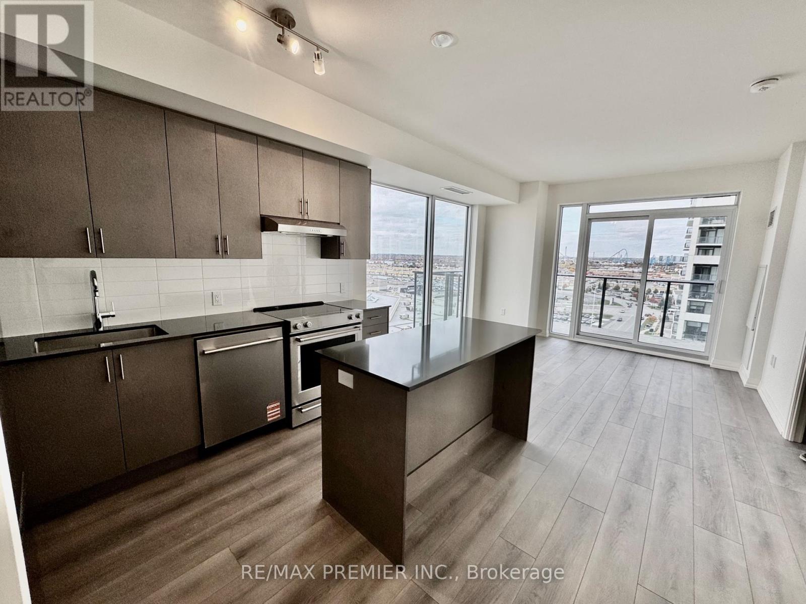 909 - 27 Korda Gate, Vaughan, Ontario  L4K 2M9 - Photo 2 - N12762020