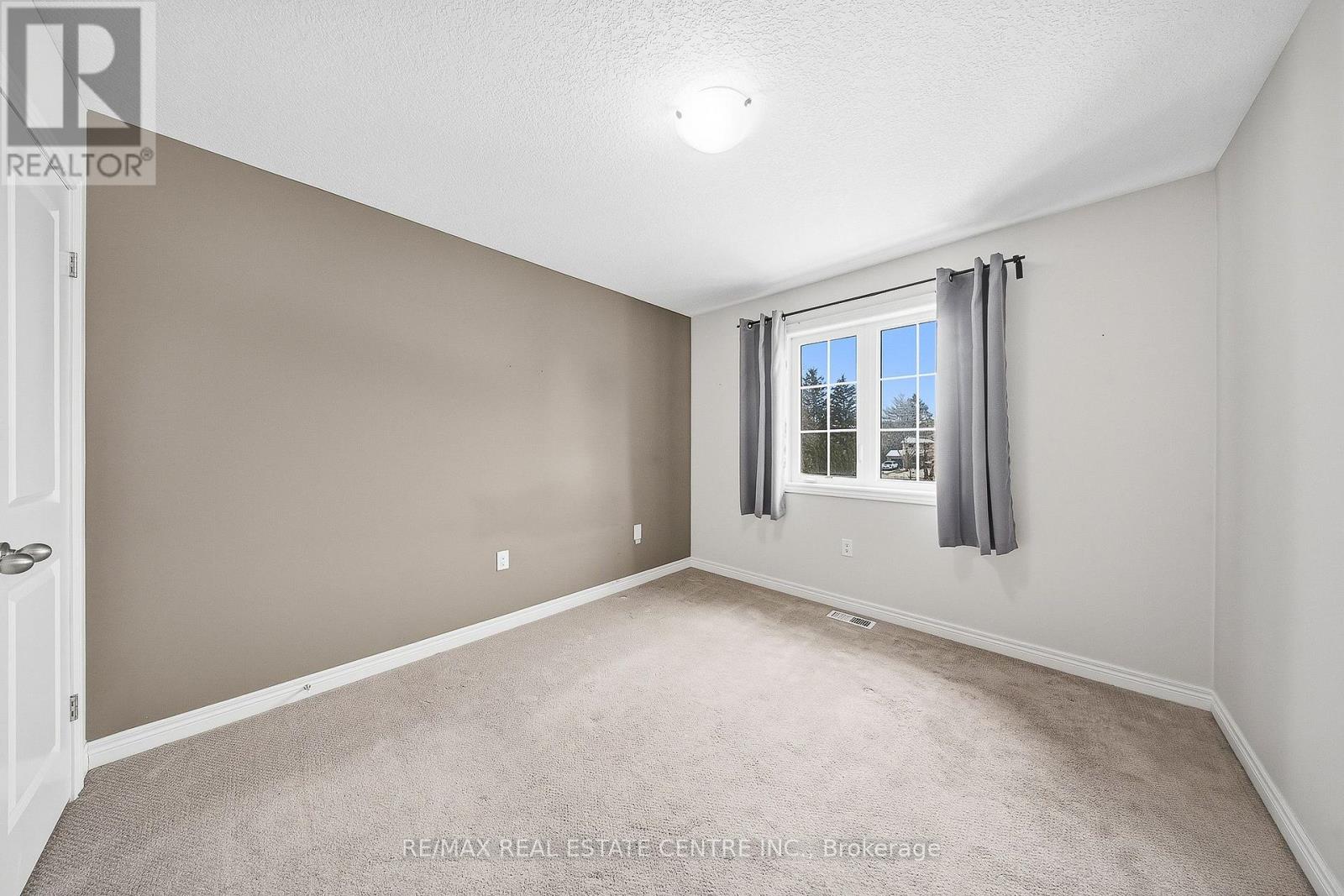 3 - 43 Kerman Avenue, Grimsby, Ontario  L3M 0G2 - Photo 31 - X12803592