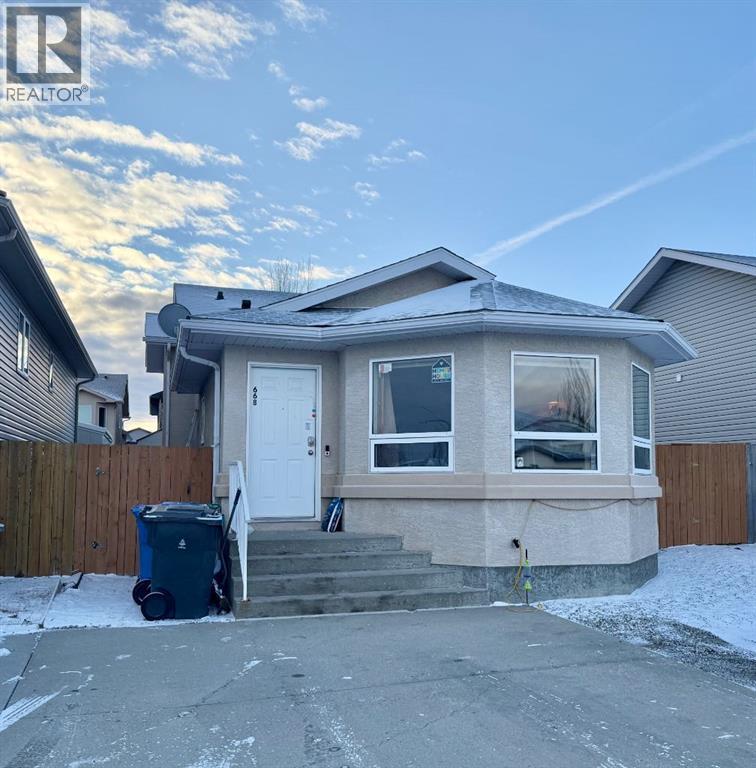 668 Blackfoot Terrace W, Lethbridge, Alberta  T1K 7X6 - Photo 1 - A2287585