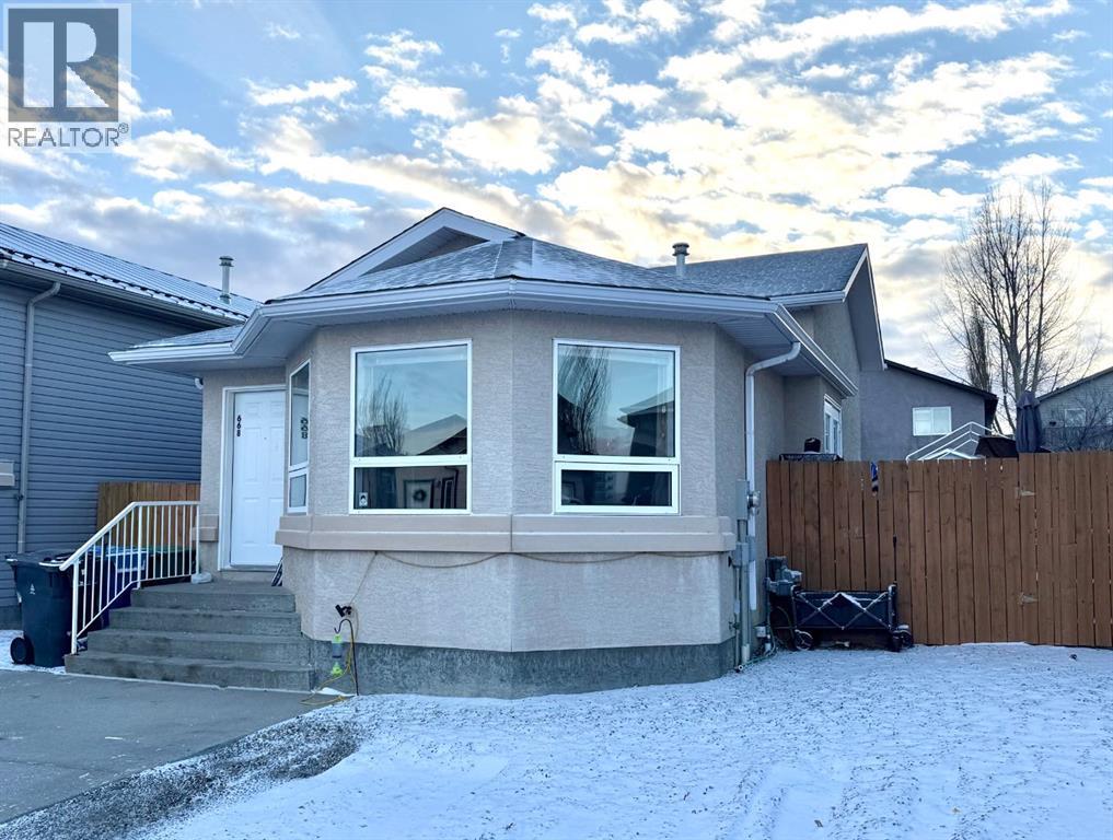 668 Blackfoot Terrace W, Lethbridge, Alberta  T1K 7X6 - Photo 2 - A2287585