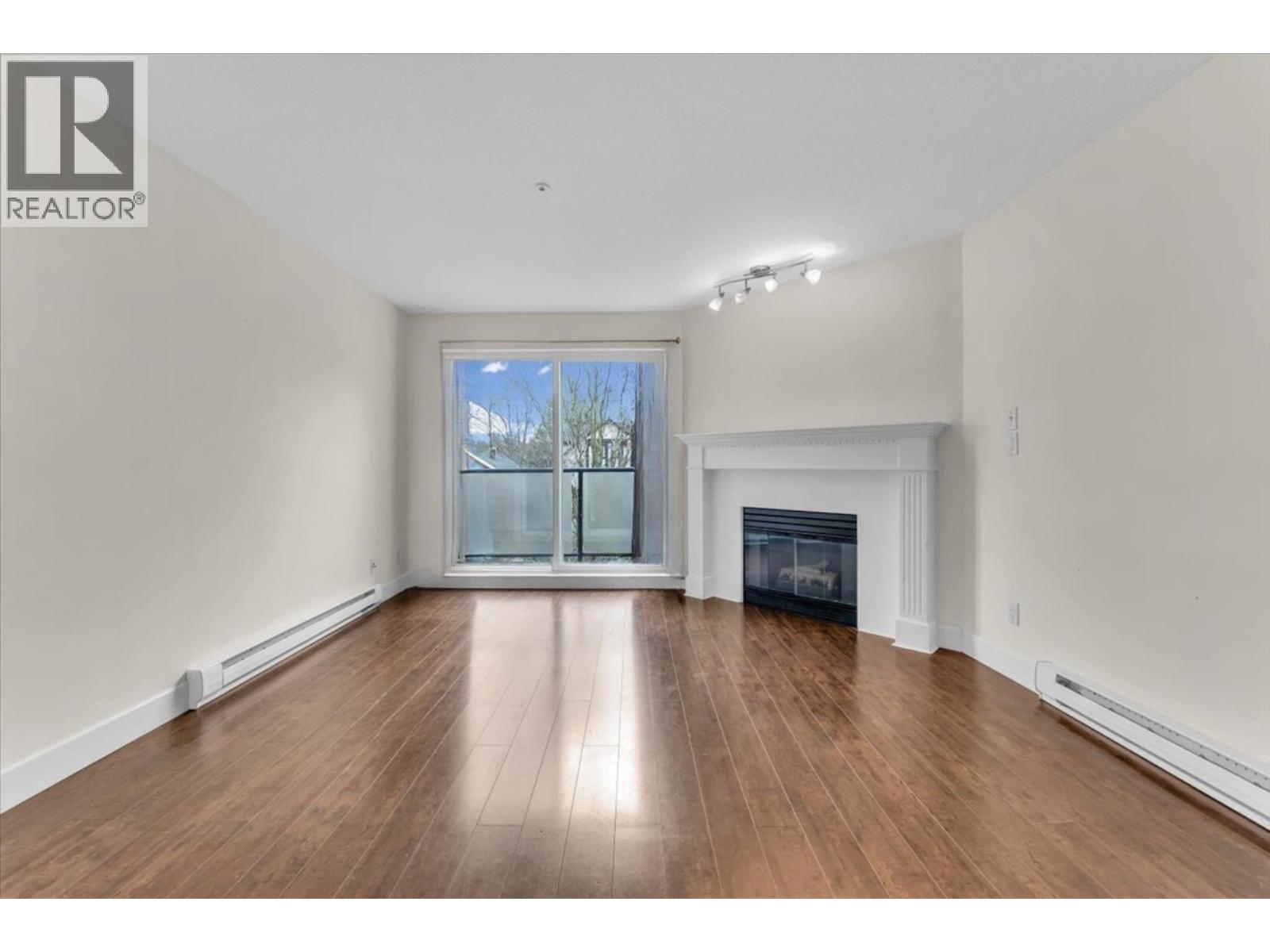 307 876 W 16th Avenue, Vancouver, British Columbia  V5Z 3T8 - Photo 2 - R3091759