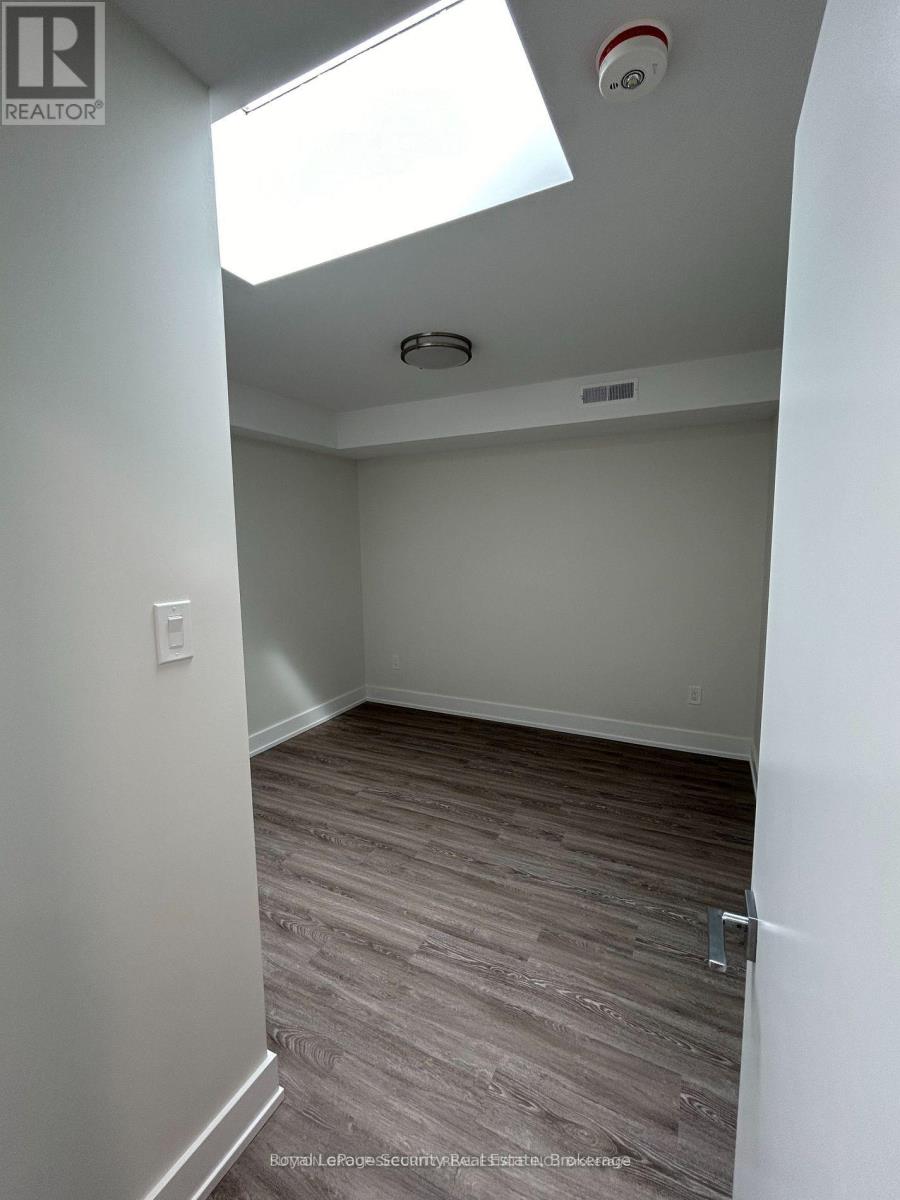 6 - 513 Ossington Street, Toronto, Ontario  M6G 3T3 - Photo 15 - C12803862