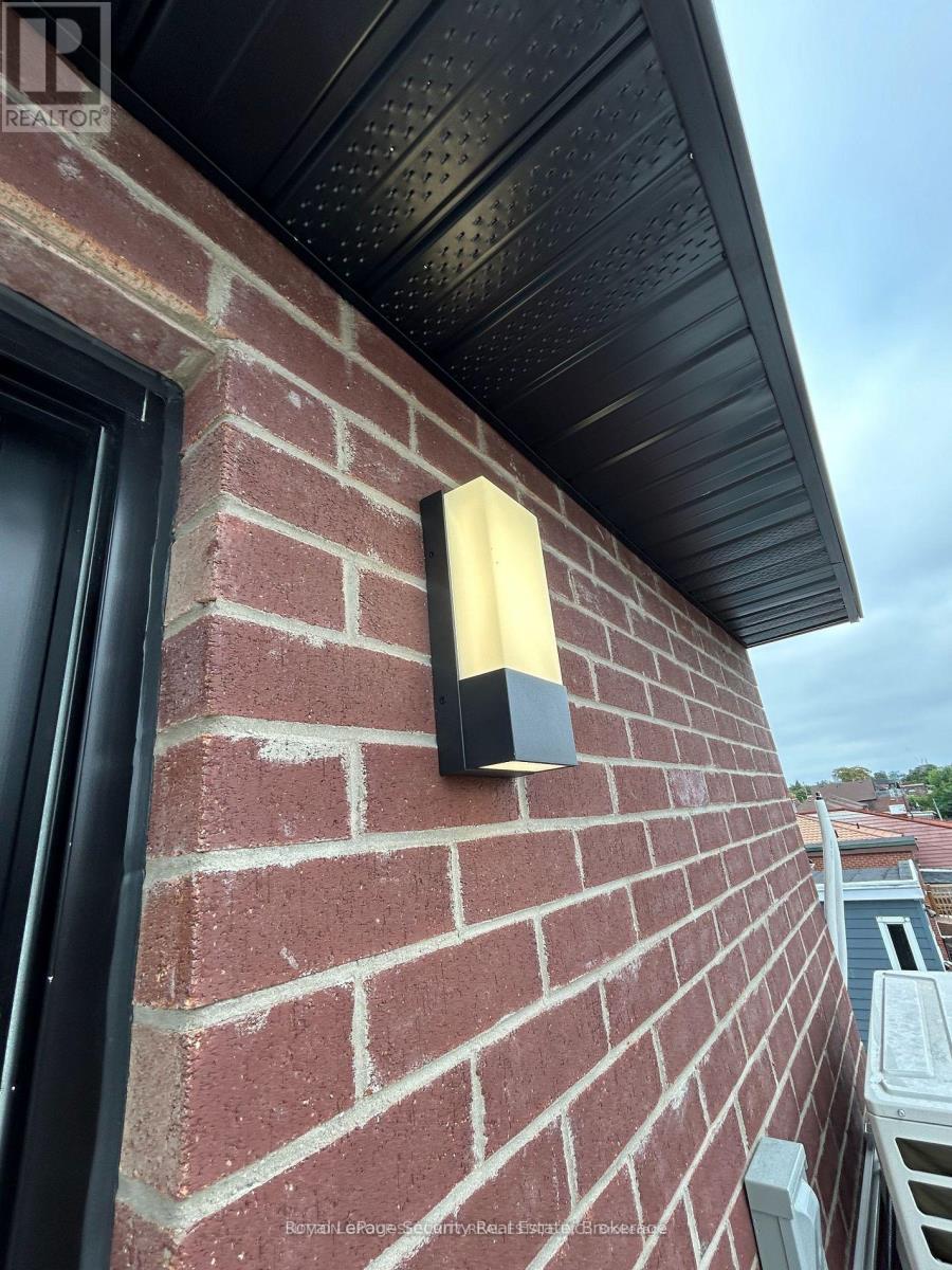 6 - 513 Ossington Street, Toronto, Ontario  M6G 3T3 - Photo 34 - C12803862