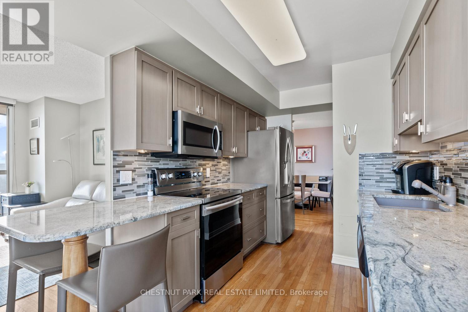 1606 - 35 Merton Street, Toronto, Ontario  M4S 3G4 - Photo 13 - C12803884