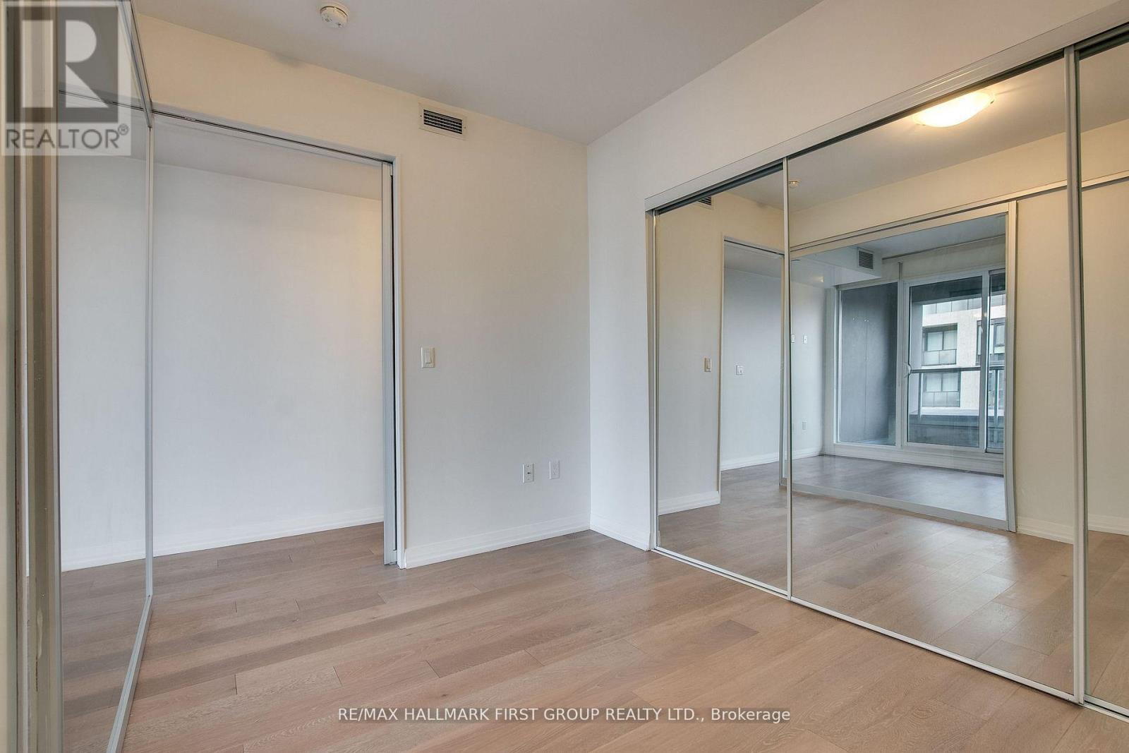 401 - 835 St Clair Avenue W, Toronto, Ontario  M6C 2N5 - Photo 10 - C12803900