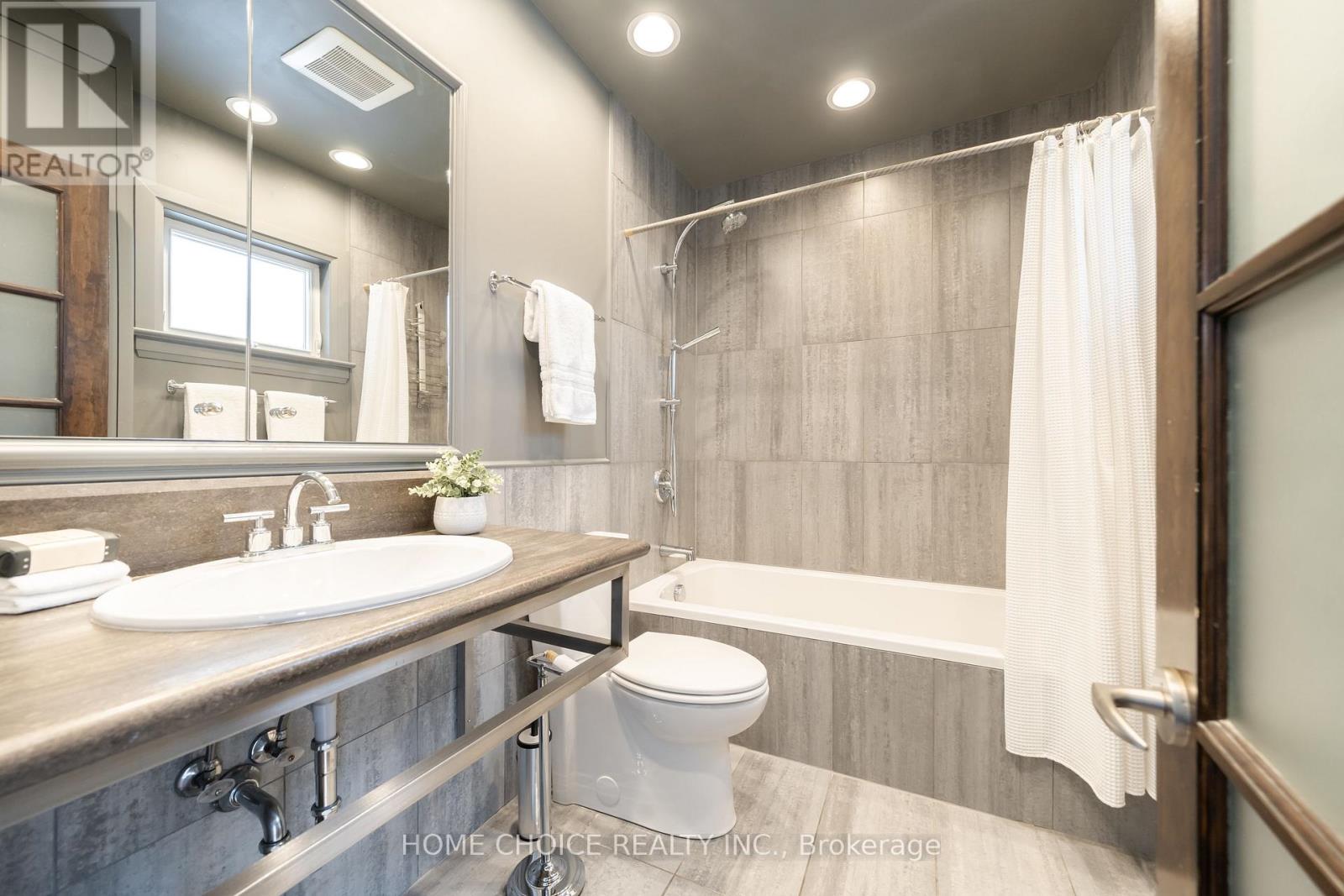 283 Ashdale Avenue, Toronto, Ontario  M4L 2Z1 - Photo 18 - E12803898