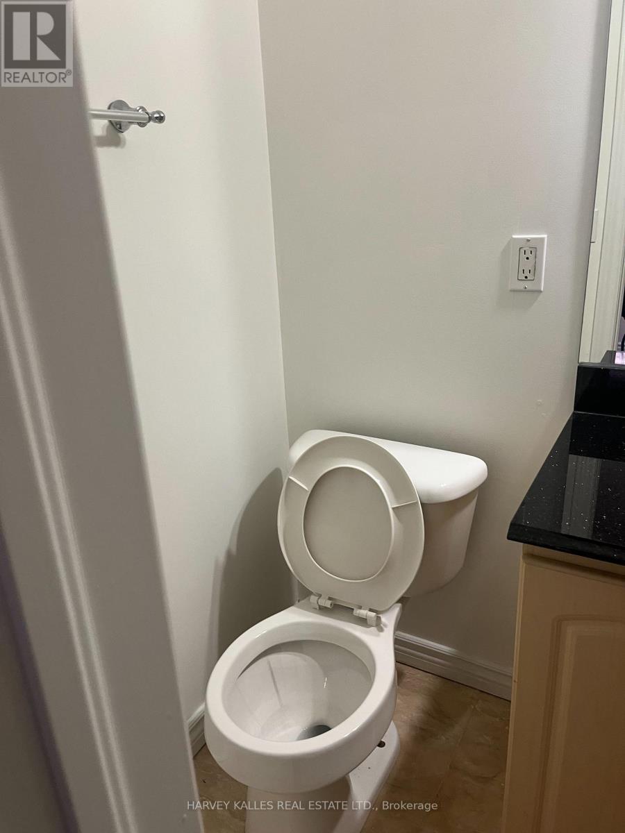 Upper - 916 Bloor Street W, Toronto, Ontario  M6H 1L1 - Photo 12 - W12803848