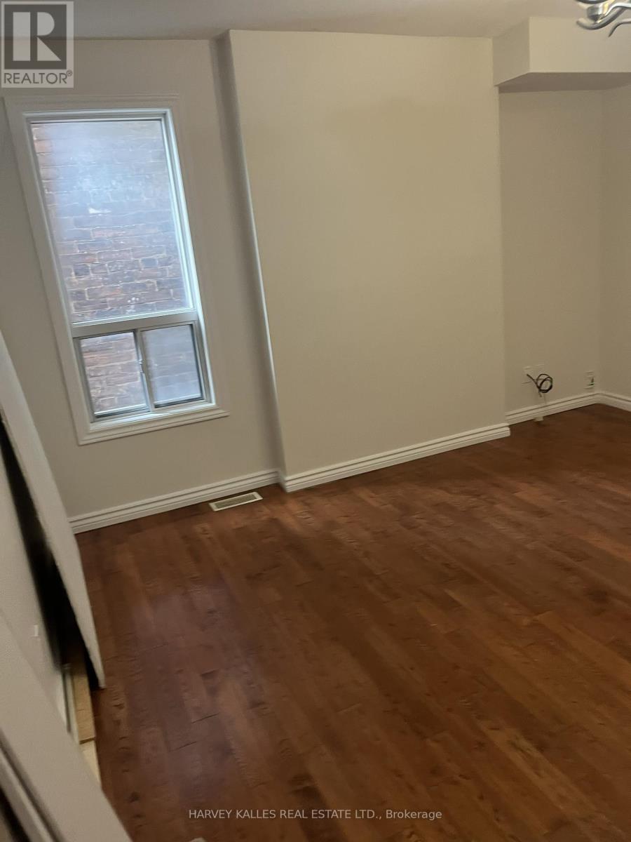 Upper - 916 Bloor Street W, Toronto, Ontario  M6H 1L1 - Photo 7 - W12803848