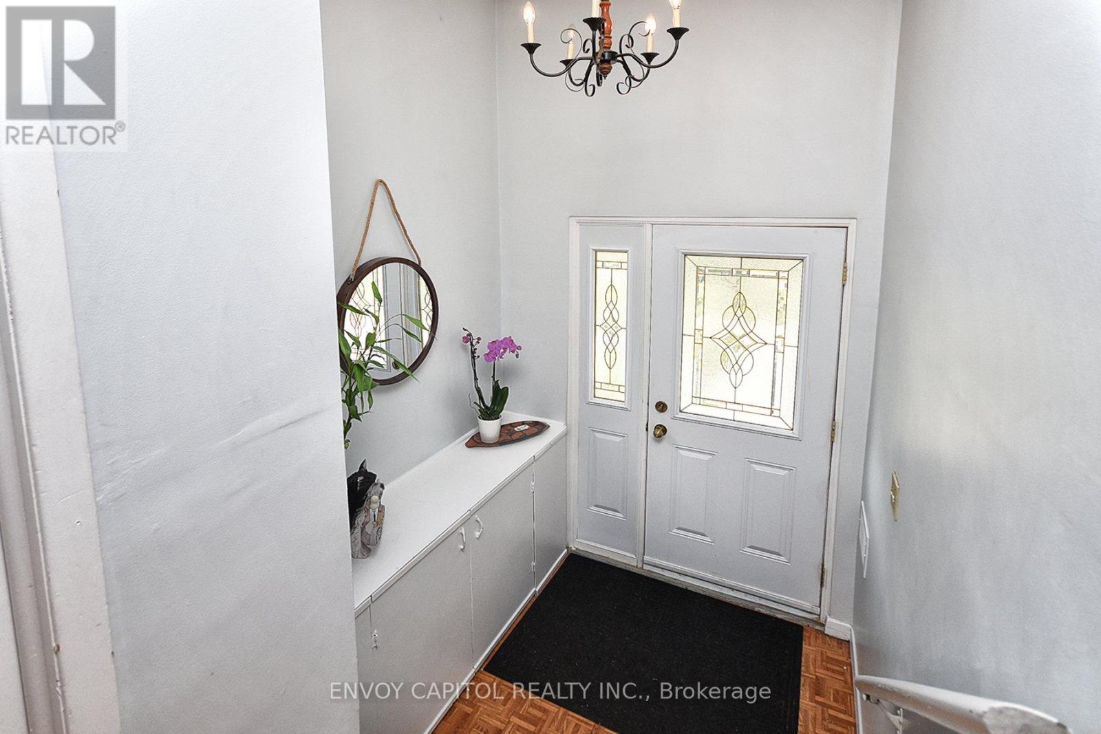 159 Shoreham Drive, Toronto, Ontario  M3N 1T3 - Photo 5 - W12803858