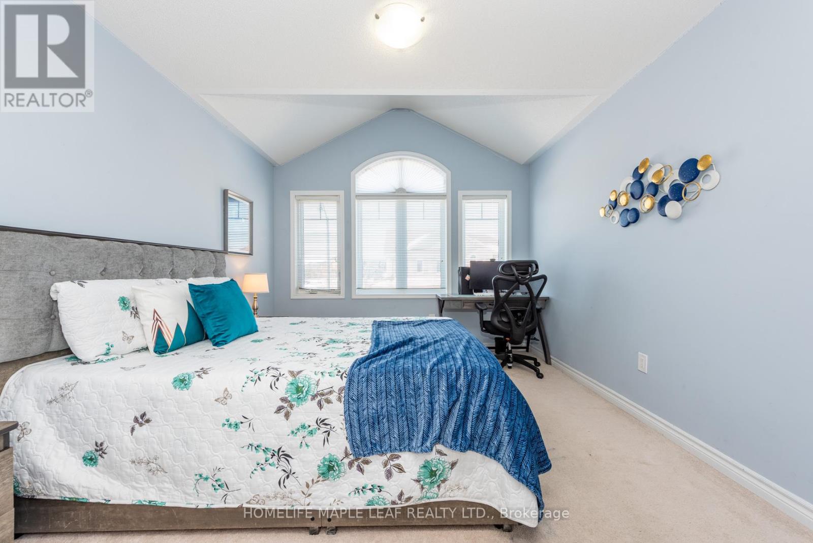 49 Lothbury Drive, Brampton, Ontario  L7A 4G6 - Photo 4 - W12803872