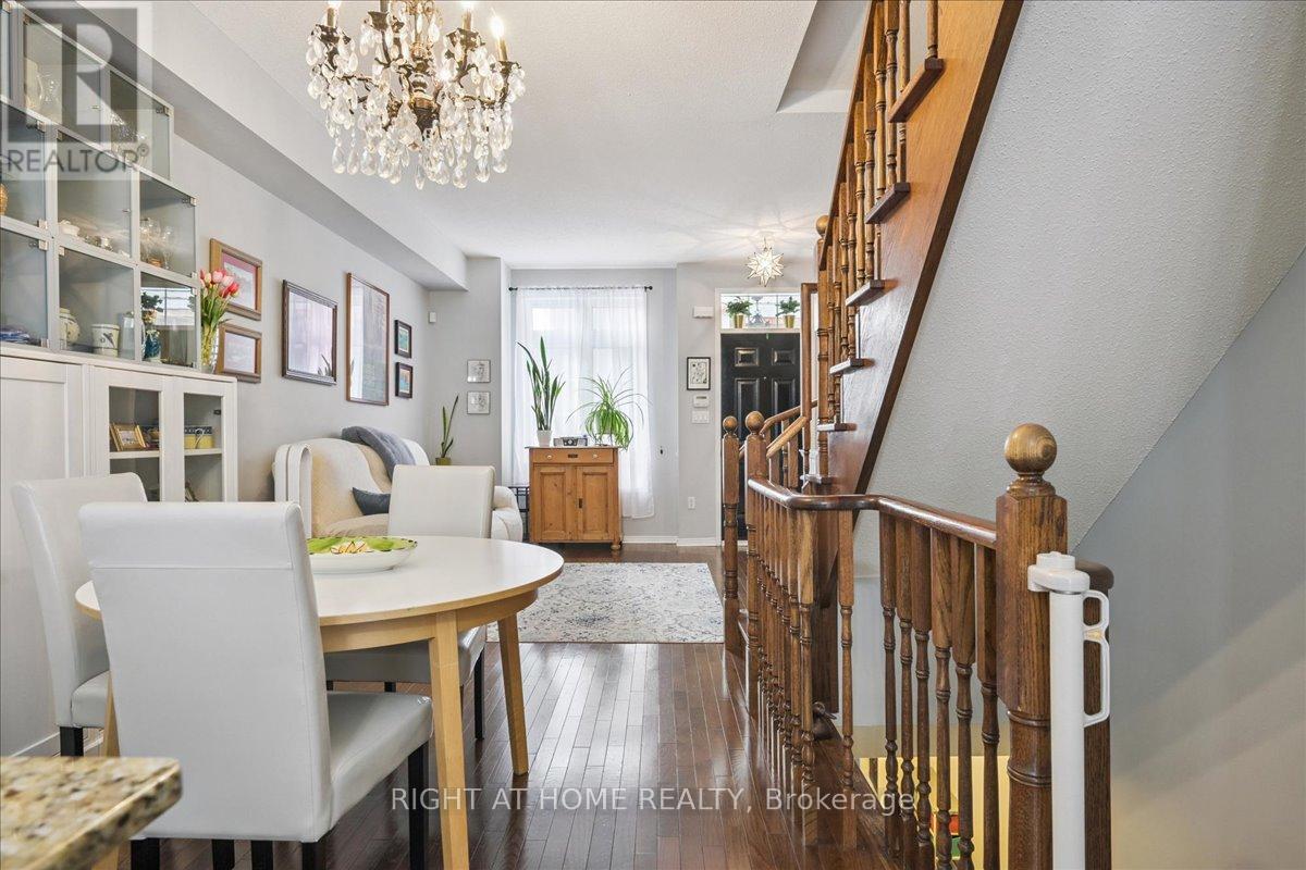 Th 2 - 101 The Queensway, Toronto, Ontario  M8Z 0H1 - Photo 10 - W12803890