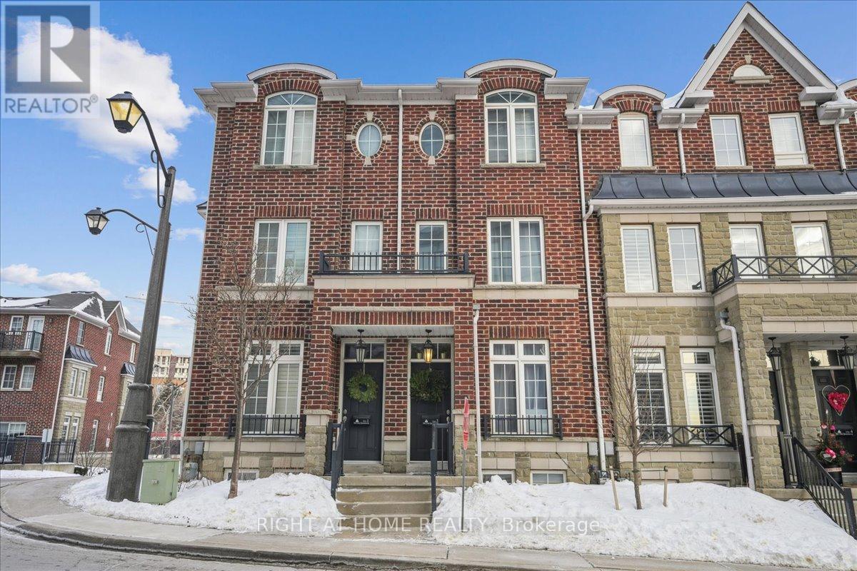 Th 2 - 101 The Queensway, Toronto, Ontario  M8Z 0H1 - Photo 2 - W12803890