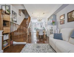 TH 2 - 101 THE QUEENSWAY, Toronto, Ontario