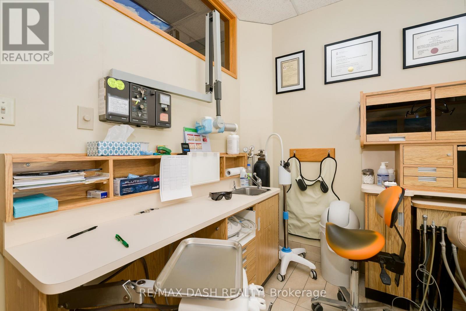 B - 2373 Bloor Street W, Toronto (High Park-Swansea), Ontario  M6S 1P6 - Photo 13 - W12803908