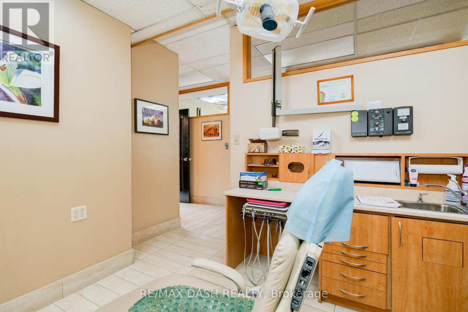 B - 2373 Bloor Street W, Toronto (High Park-Swansea), Ontario  M6S 1P6 - Photo 18 - W12803908