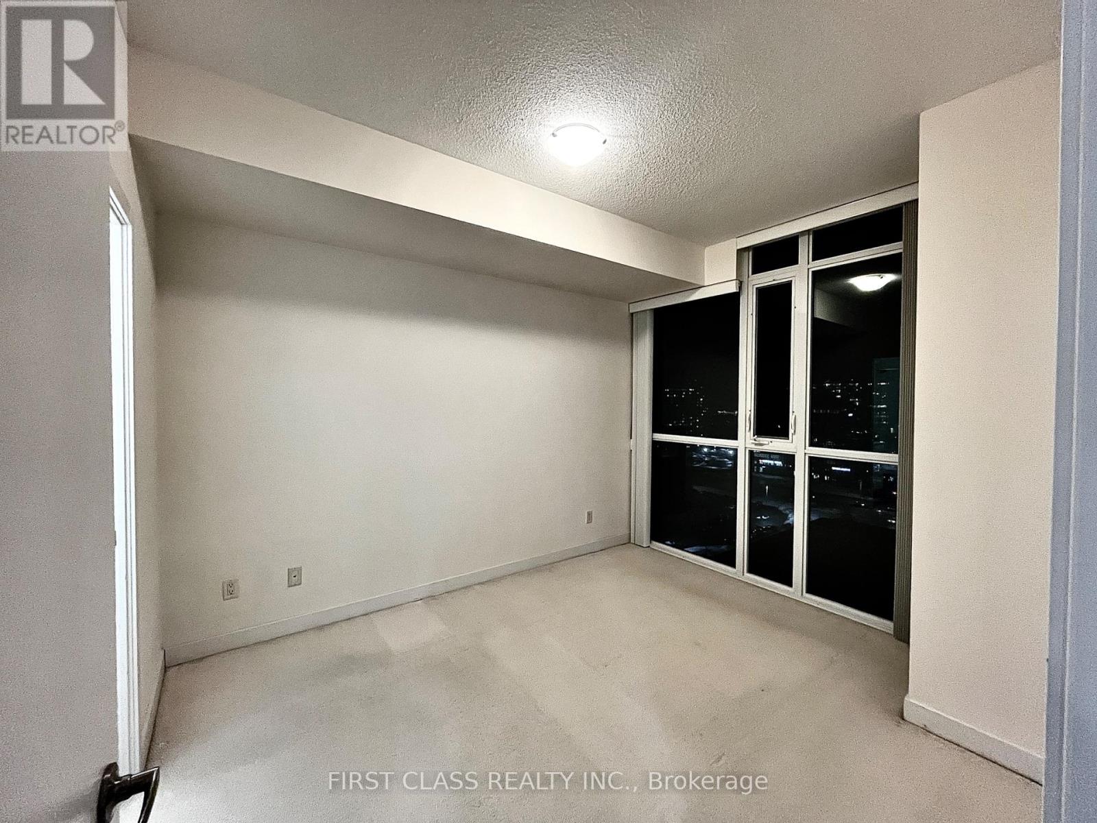 1204 - 4070 Confederation Parkway, Mississauga, Ontario  L5B 0E9 - Photo 9 - W12803912