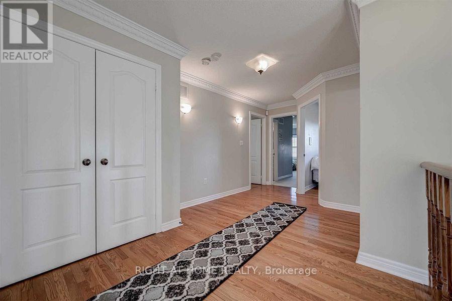 2923 Duncairn Drive, Mississauga, Ontario  L5M 5V7 - Photo 16 - W12803914