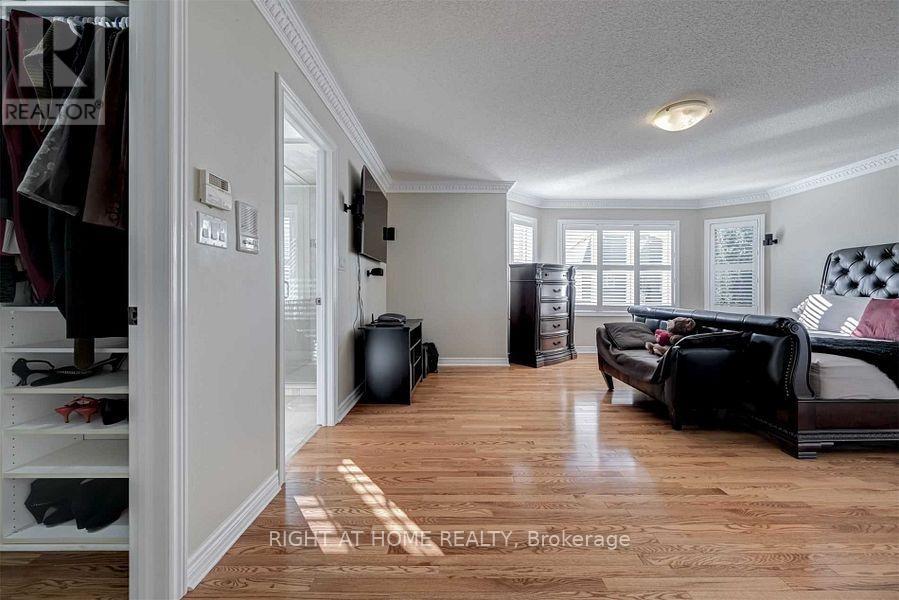 2923 Duncairn Drive, Mississauga, Ontario  L5M 5V7 - Photo 18 - W12803914