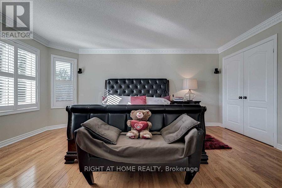 2923 Duncairn Drive, Mississauga, Ontario  L5M 5V7 - Photo 19 - W12803914