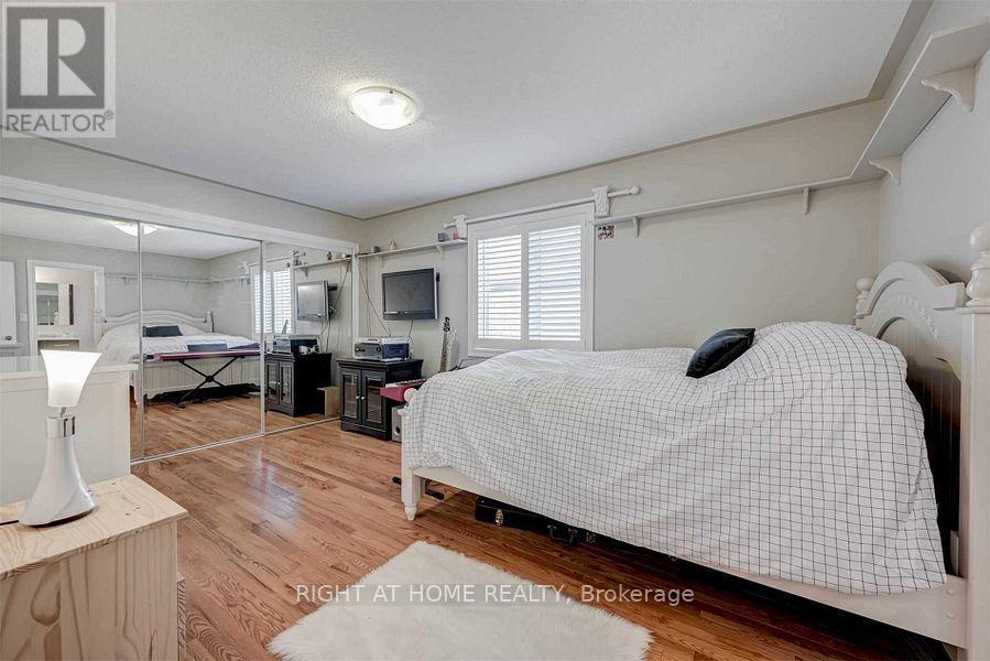 2923 Duncairn Drive, Mississauga, Ontario  L5M 5V7 - Photo 24 - W12803914