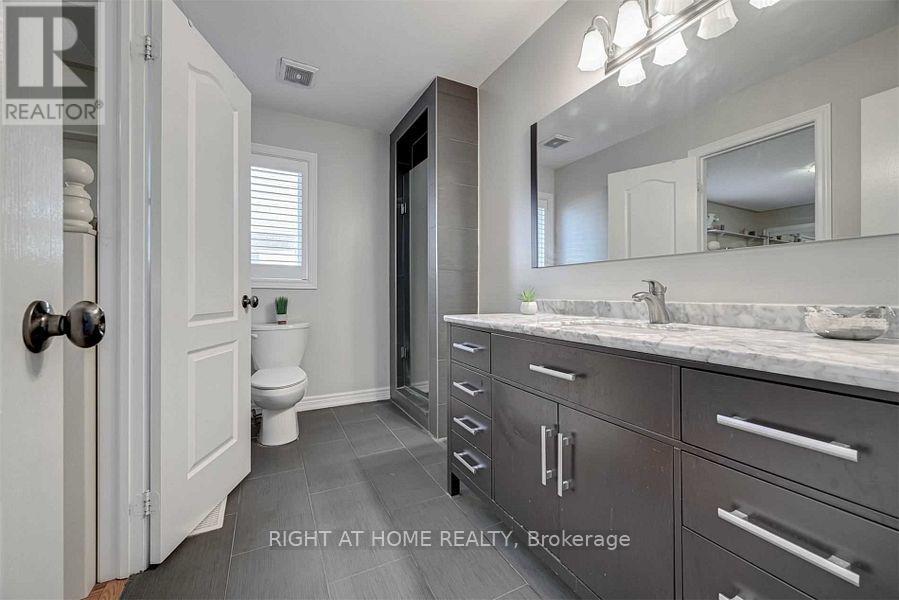 2923 Duncairn Drive, Mississauga, Ontario  L5M 5V7 - Photo 26 - W12803914