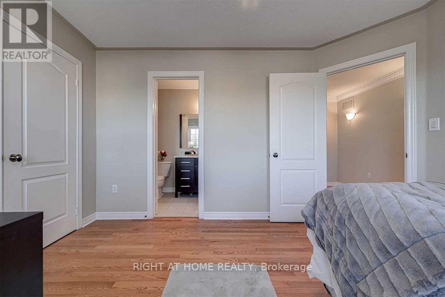 2923 Duncairn Drive, Mississauga, Ontario  L5M 5V7 - Photo 31 - W12803914