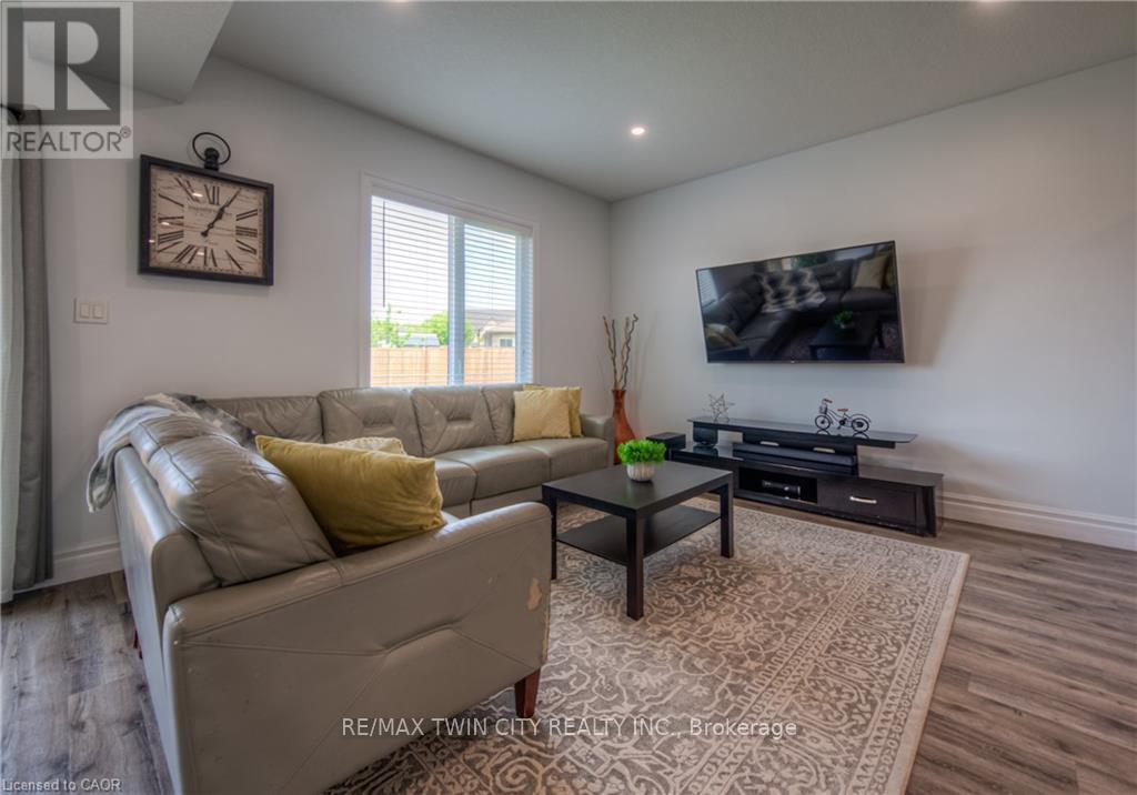 741 Hollinger Avenue, North Perth, Ontario  N4W 0J3 - Photo 14 - X12803864