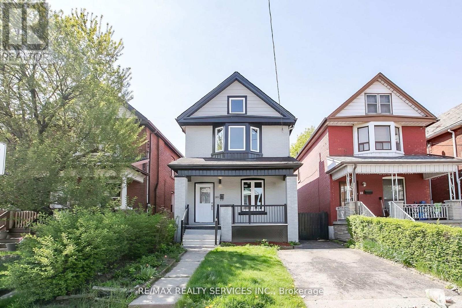 20 SOMERSET AVENUE E, Hamilton, Ontario