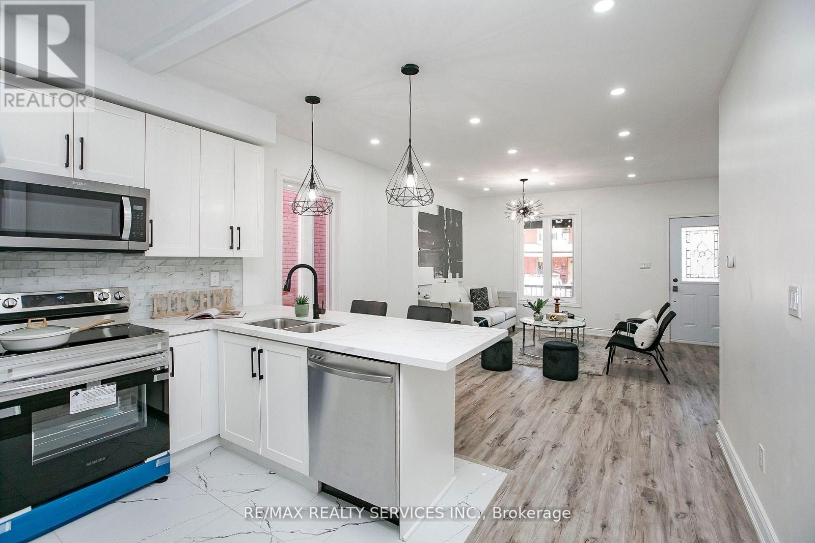 20 Somerset Avenue E, Hamilton, Ontario  L8L 2L5 - Photo 11 - X12803906