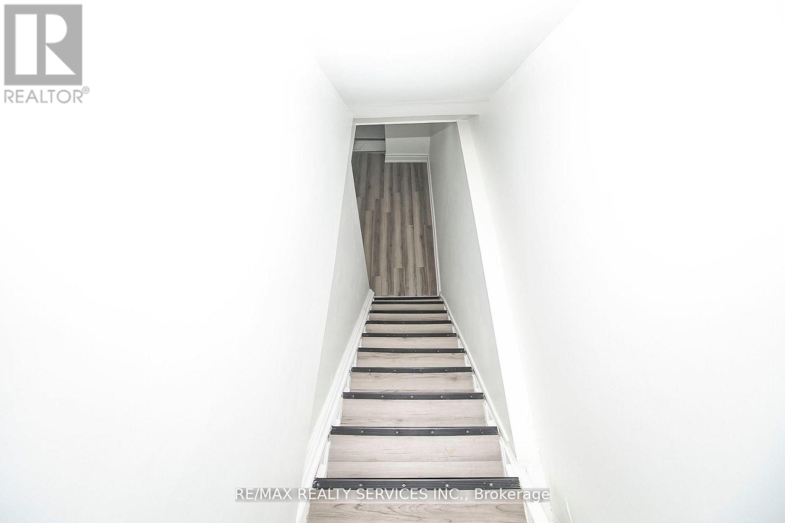 20 Somerset Avenue E, Hamilton, Ontario  L8L 2L5 - Photo 32 - X12803906