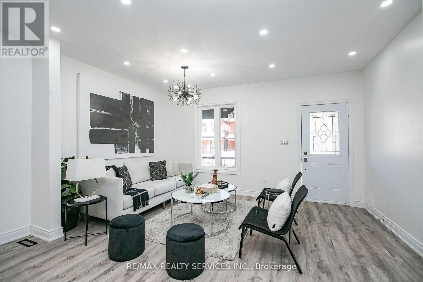 20 Somerset Avenue E, Hamilton, Ontario  L8L 2L5 - Photo 5 - X12803906