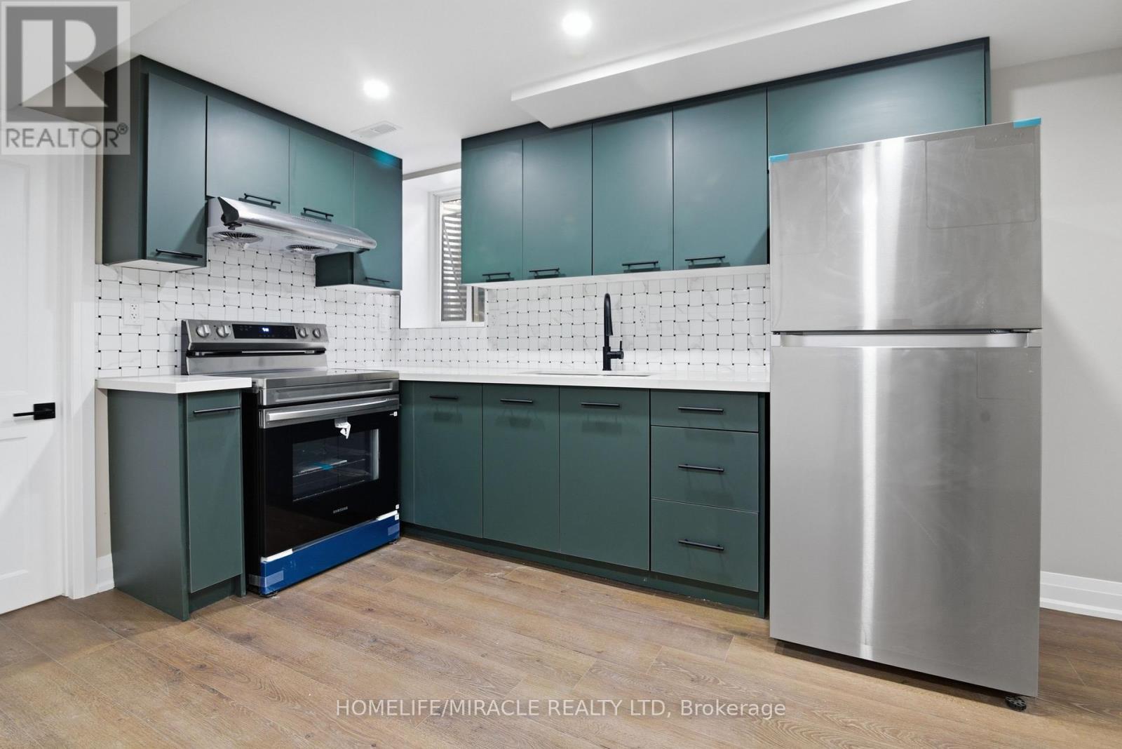 30 Malvern Court, Brampton, Ontario  L6W 1H1 - Photo 13 - W12801788