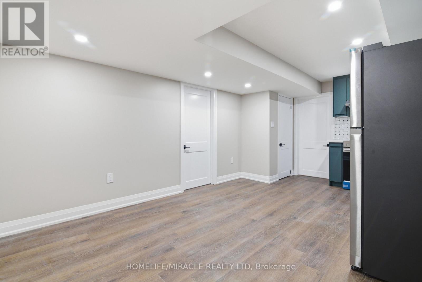 30 Malvern Court, Brampton, Ontario  L6W 1H1 - Photo 10 - W12801788